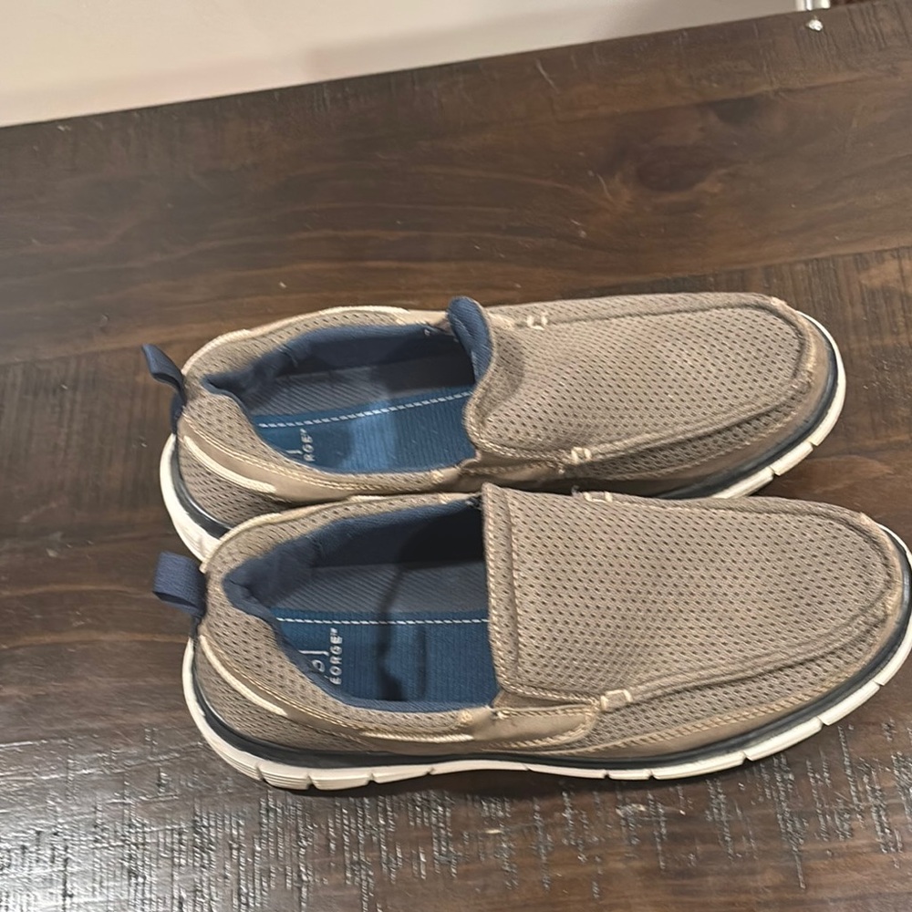 Skechers Tan and Blue Slip-On Loafers
